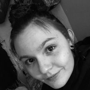 Meet your Posher, Alicia